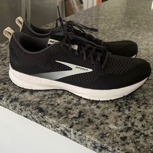 Brooks Revel 4
